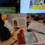 Pfarrpinguin mit Ablauf Gottesdienst anders und Liedblatt, sowie Pfarrblatt und Basisbibel