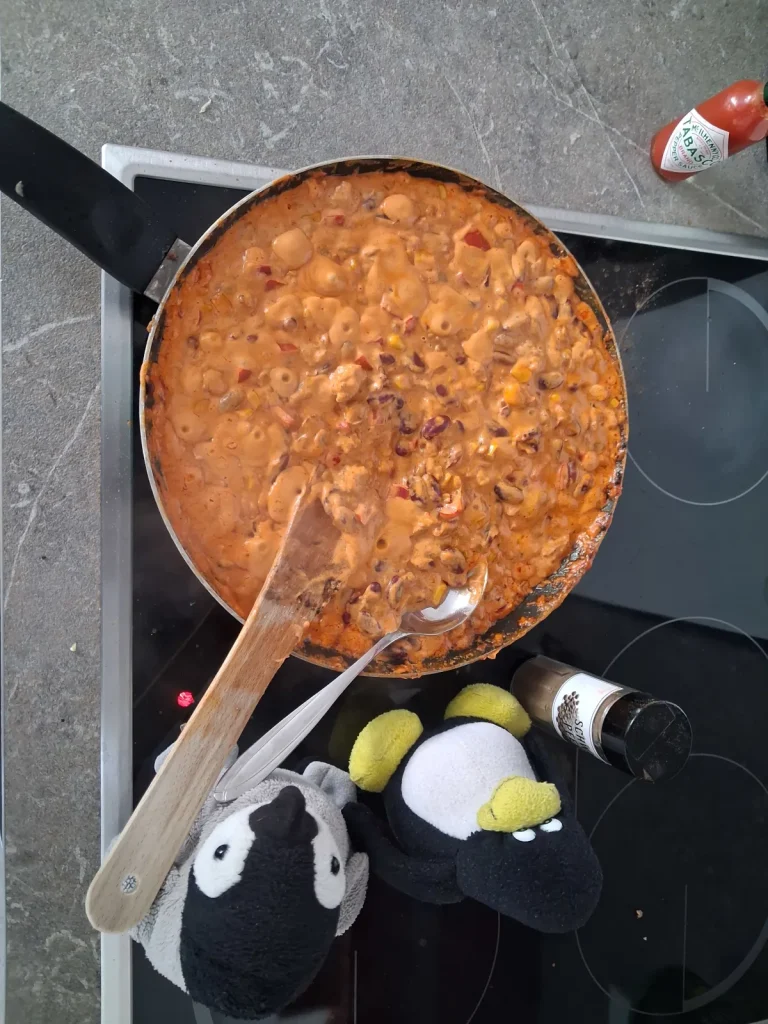 Pinguine probieren Chili con Carne