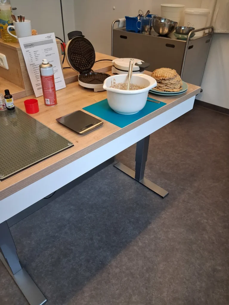 Küche beim Waffelbacken